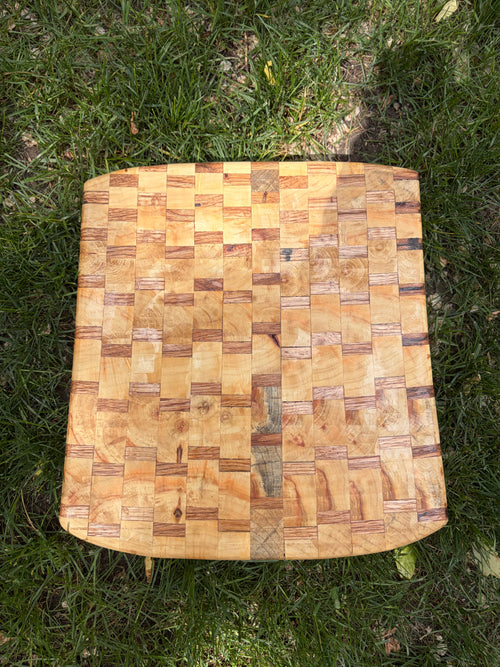 End grain cutting board