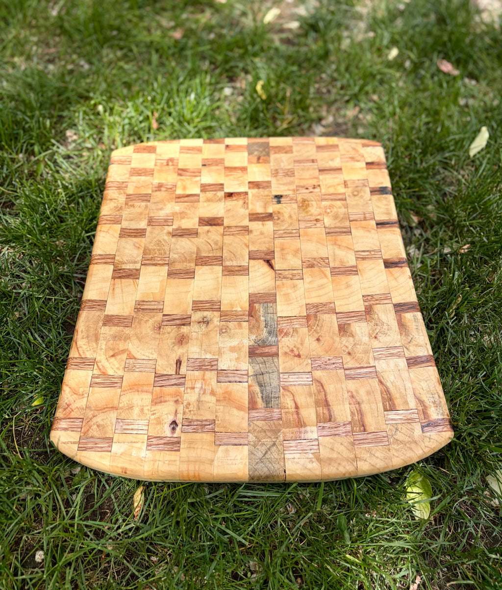 End grain cutting board